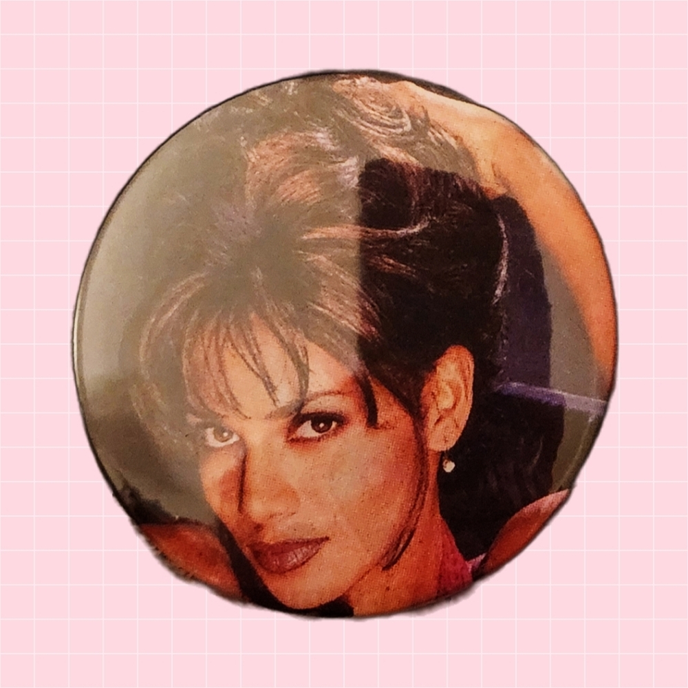 Halle Berry 2" Pin